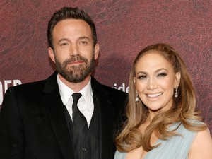 Ben Affleck és Jennifer Lopez karácsonyi partijánál menőbbet még nem láttál