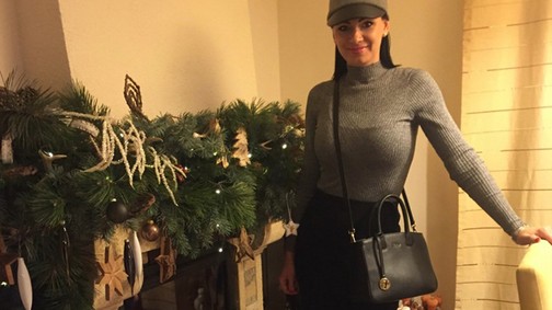 Vajda Alexandra mai szettje ünnepi és vagány egyszerre!