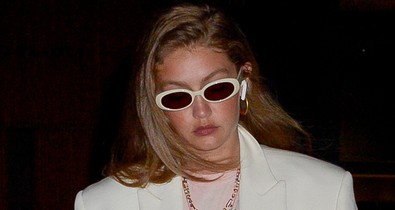 Mint egy időgép: Gigi Hadid szettje 100% nyolcvanas évek