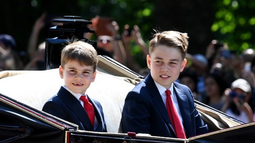 Ez a fiatal családtag örökölheti meg András herceg címét a lemondása után