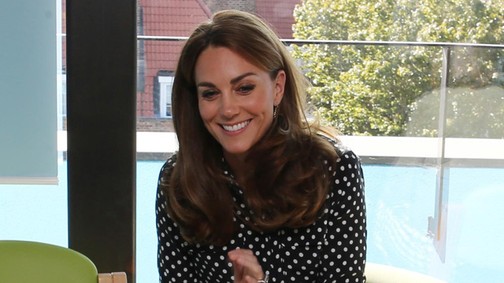 Micsoda darázsdereka van Kate Middletonnak! És milyen csinos megint