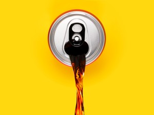 Dr. Zacher Gábor: Napi 24 doboz energiaital valóban halálos