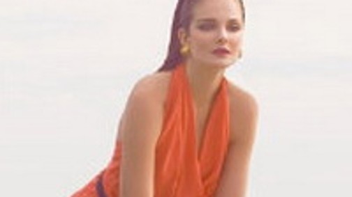 Mihalik Enikő jachton kampányol a Saks luxusáruháznak