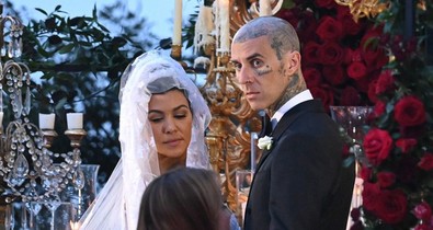 Ilyen miniruhában ment férjhez Kourtney Kardashian