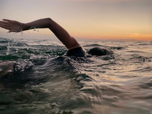 Egyedül tanult meg úszni 21 évesen, mára a Balatont is többször átúszta - Inspiráló nők meséltek