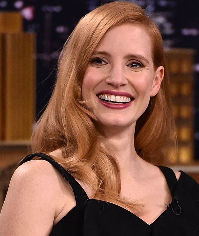 A szőke hajnak befellegzett, ezek a színek váltják fel! Te melyiket próbálnád ki?