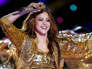Shakira saját magából csinált mémet, zseniális alkotások születtek