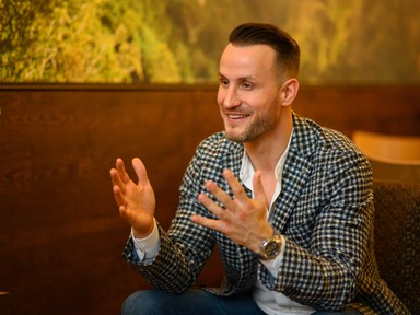 "Már nem kergetem minden áron a sikereket" - Szabó András Csutival a családról, a szakmai és magánéleti pofonokról, valamint  feleségével, Kulcsár Edinával közösen írt mesekönyvükről beszélgettünk