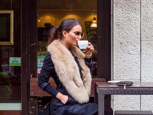 A szépségkirálynő kedvenc színe a télben