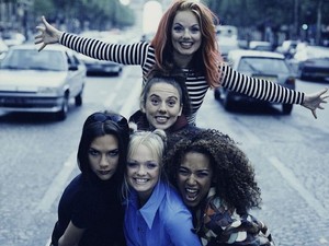 EZ AAAAZZZ! Összeáll a Spice Girls!!