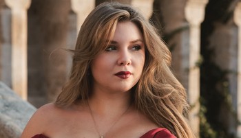 „Az opera továbbra sem halott műfaj” - Brindás Boglárka operaénekesnő a klasszikus zene jövőjéről