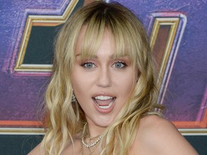 Miley Cyrus teljesen megvadult a Bosszúállók premierjén