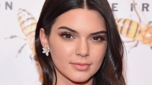 Kendall Jenner arcunkba tolta a fenekét Instagramon!