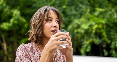 1 héten keresztül 2,5 liter vizet ittam naponta, radikális változás jelent meg a bőrömön