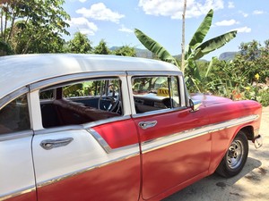 Két lány kalandja Kubában