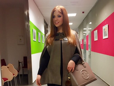 Tolvai Reni forgatással kezdi a hetet