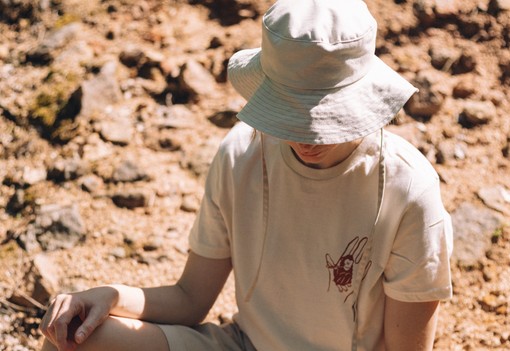 Jane Goodall kilencvenedik születésnapja magyar divatkollekciót ihletett