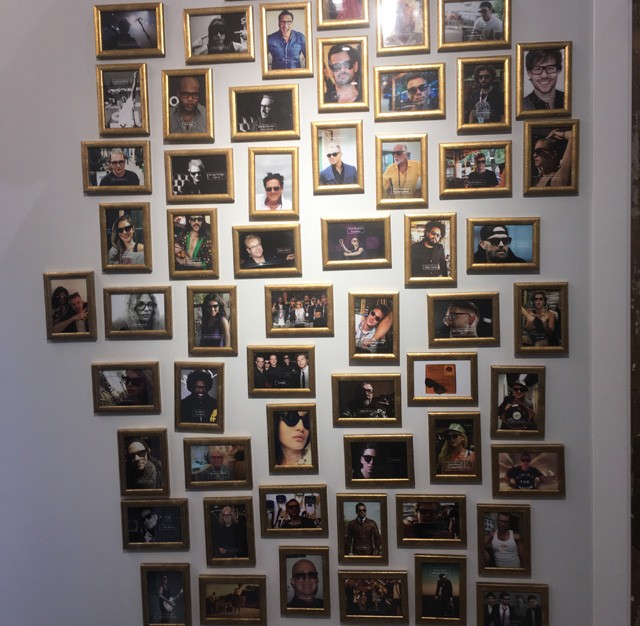 A cég kiemelkedő vevője a nagy szemüveggyűjtő Elton John, aki egy alkalommal felvásárolta a teljes Cinematique kollekciót. Tipton szemüveget visel többek között még Robbie Williams, Mick Fleetwood, Elvis Costello, Till Attila, Felcser Máté, Járai Márk, Fr