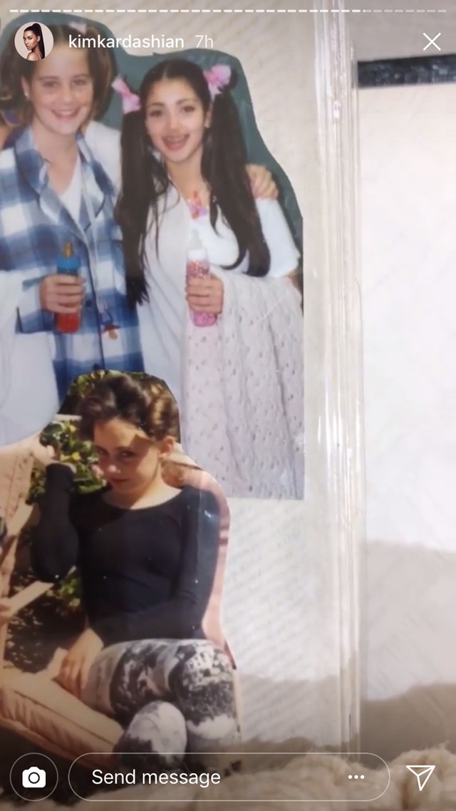 Csak nem egy fogszabályozót látunk ott? 