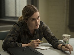 Imádtad az Easttowni rejtélyeket? Íme 5 sorozat, ami legalább ennyire izgalmas