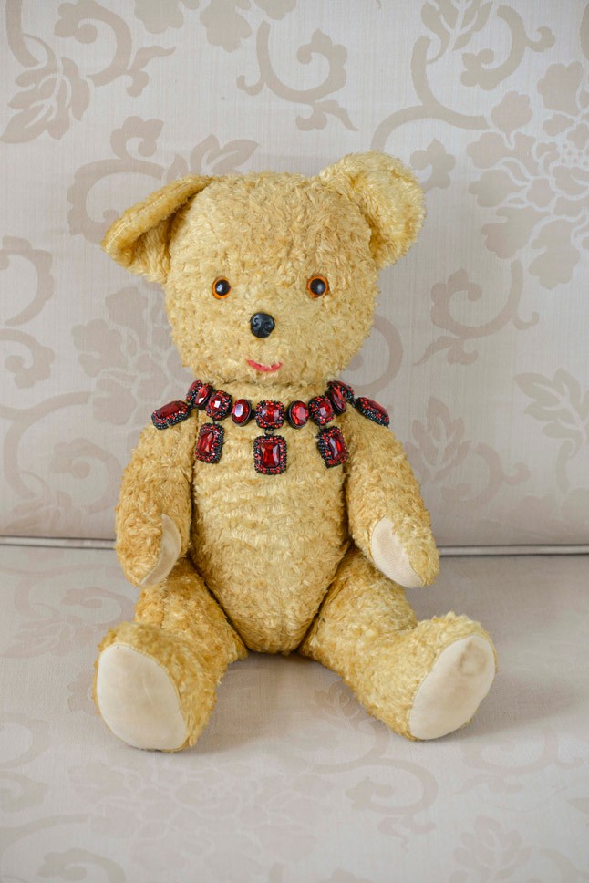 Cuki mackók mutatják be a szezon legmenőbb ékszereit