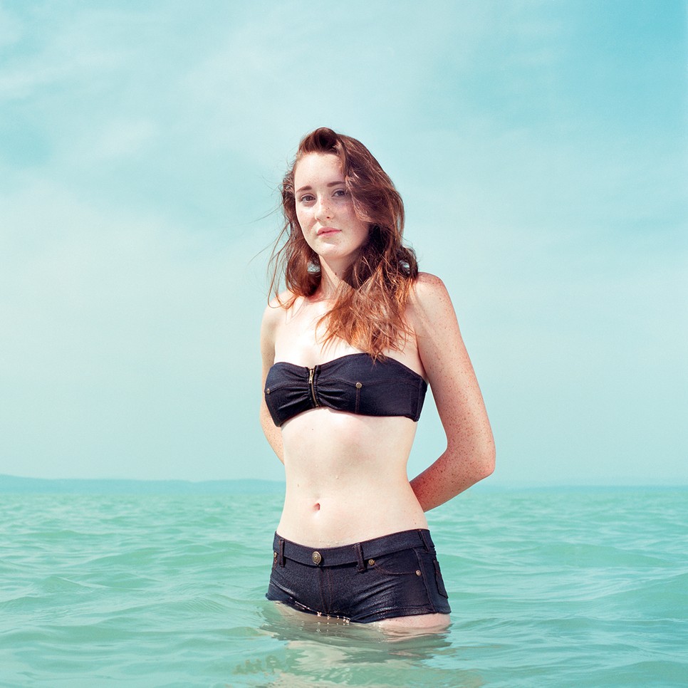 Ugyan a sorozat első képei több mint tízévesek, évről évre újra felbukkannak a köztudatban