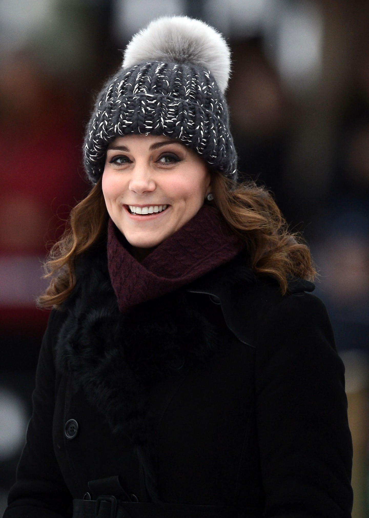 Katalin hercegné kiakasztotta a népet és a PETA állatjogi szervezetet is, amikor egy skandináv körútja során olyan sapkát viselt, amely pomponját rókabundából készítették...