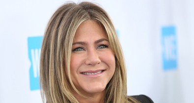 Jennifer Aniston először a vörös szőnyegen a szakítás óta, és...