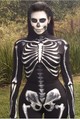 Kim Kardashian csontváz jelmezben.