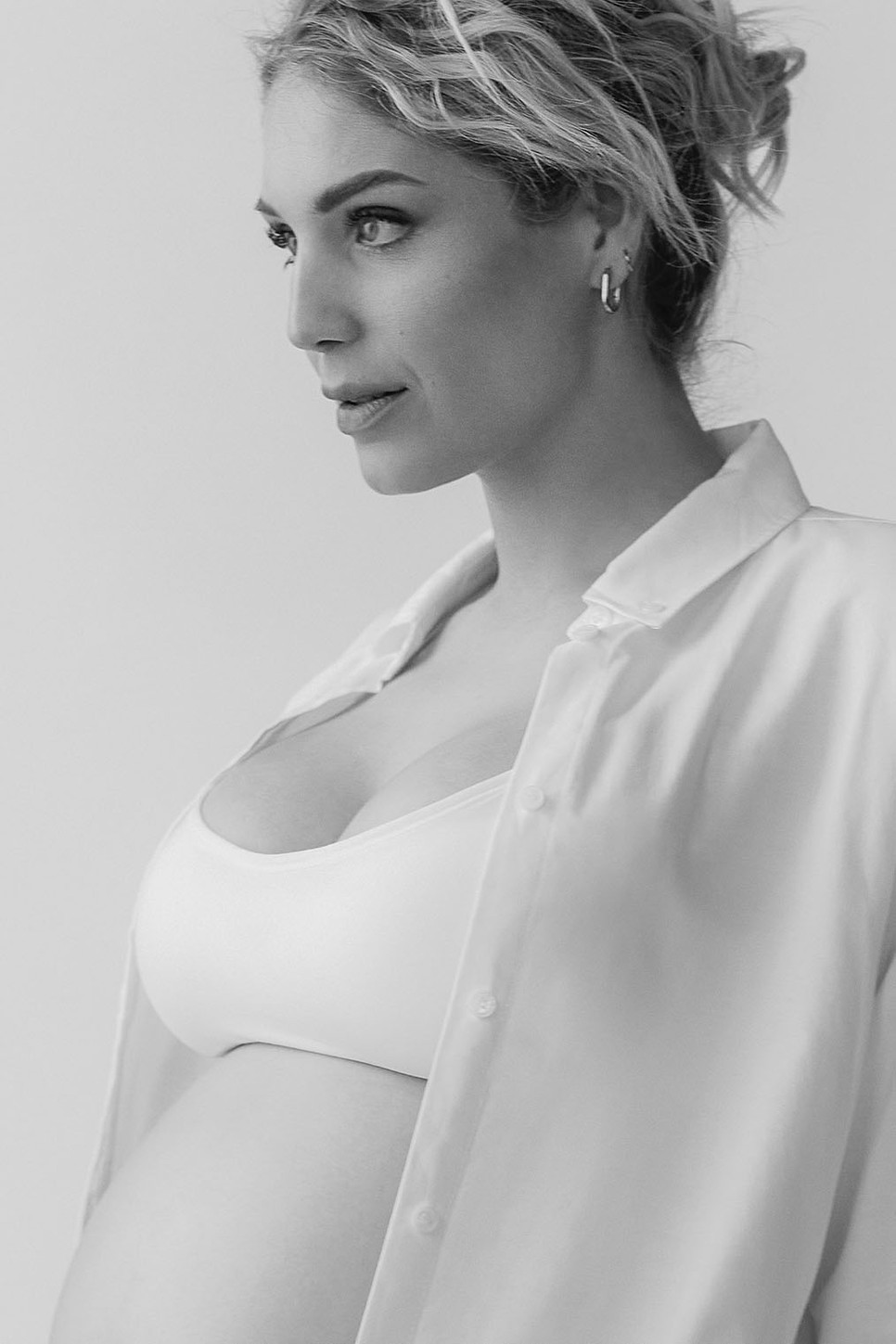 Nyári Dia digitális címlap – Ing ZARA, Melltartó SLOGGI