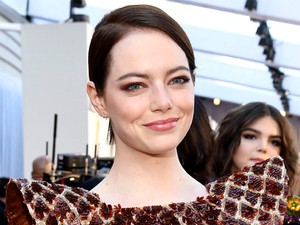 Trónok harca sztárnak öltözött Emma Stone az Oscarra