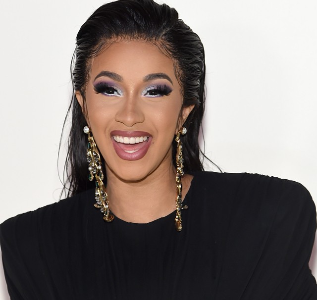 Amit Cardi B magára vett, azt nem lehet ruhának nevezni