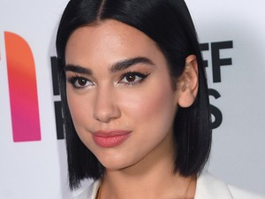 Forró csókkal erősítették meg a hírt: Dua Lipa és Anwar Hadid egy párt alkotnak