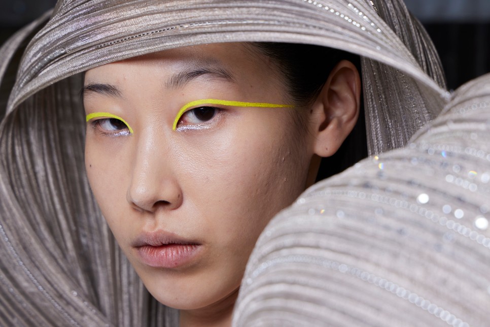 Sok tényező befolyásolhatja a szempillák állapotát