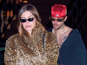 Justin Bieber és Hailey Bieber édes családi fotójától elolvadunk: cuki fotót posztoltak kisfiukkal