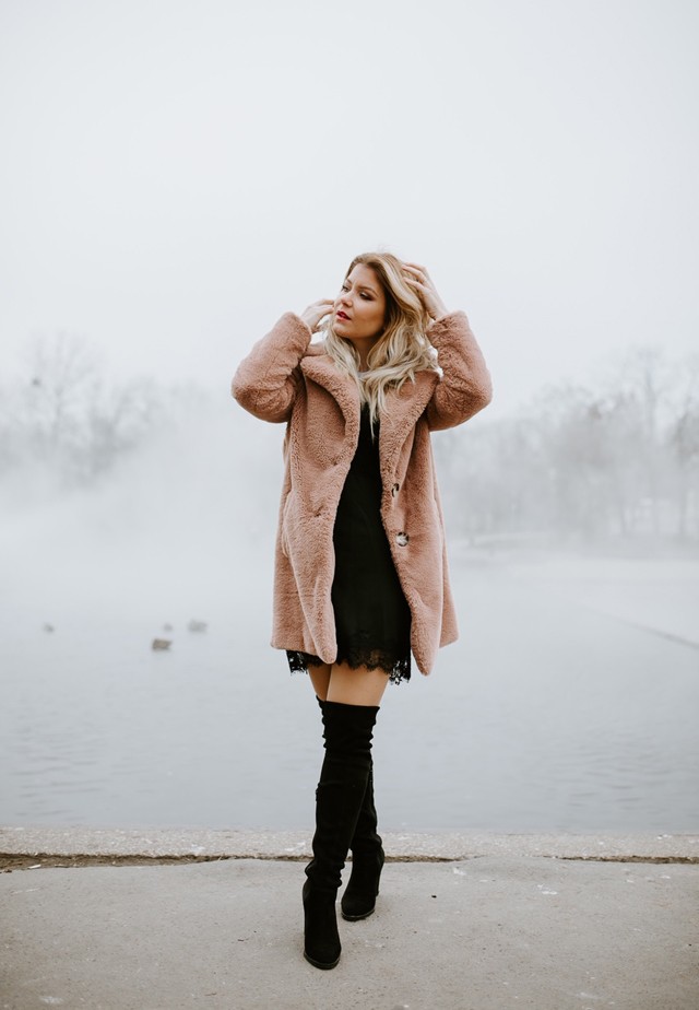 Nagy Kata a tél legtrendibb műszőrméjét viseli ma