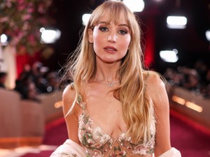 Jennifer Lawrence új hajszínre váltott, valami álomszép a 35 éves színésznő