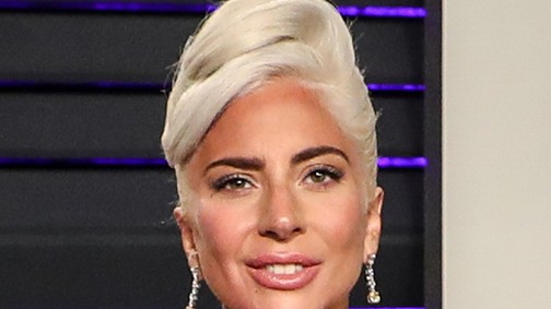 Imádjuk Lady Gagát, de ez a szett szörnyen előnytelen