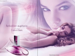 Palvin Barbara a Calvin Klein parfümkampányában