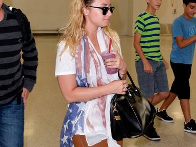 Demi Lovato patrióta még a fellegekben is