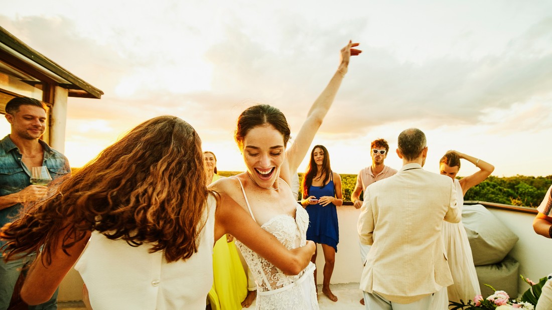 „Nem kell, hogy tökéletes legyél a nagy napon. Csak élvezd a pillanatot!” - üzeni az anti-bride trend