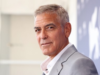 George Clooney váratlanul lemondta megjelenését a Velencei Filmfesztiválon, szomorú ok áll a háttérben