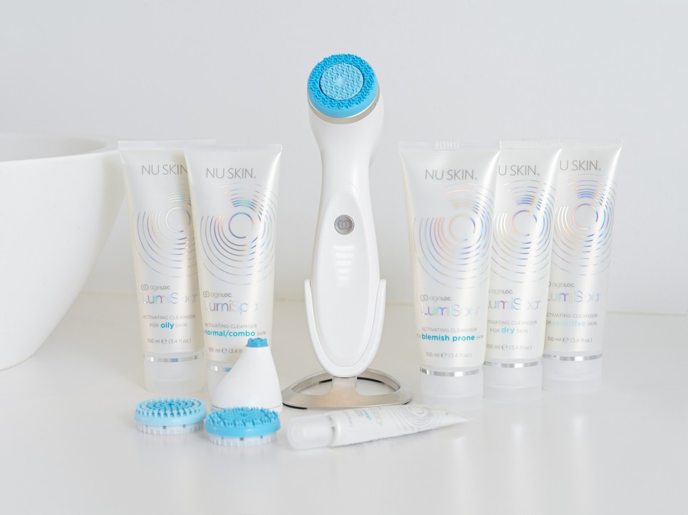 ageloc-lumispa-io-bathroom-product-image (8)