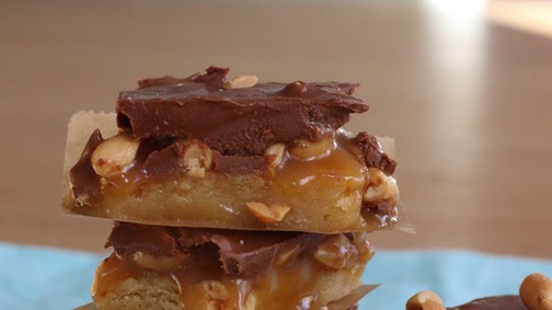 Indítsd a hétvégét ezzel a szuper csokis Snickers-recepttel!