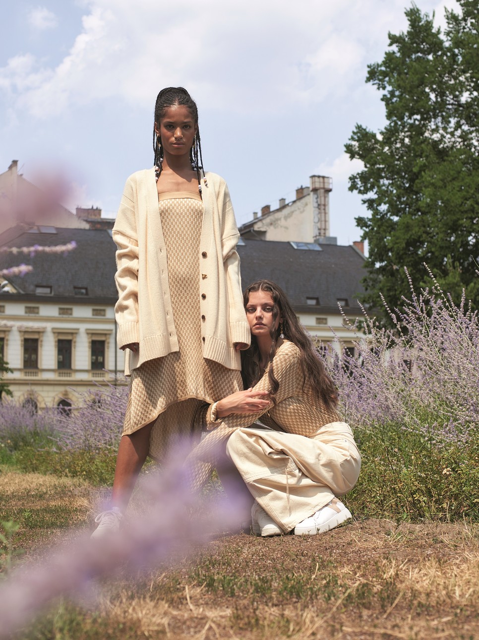 A bézs minden árnyalata jöhet, ha úgy döntesz, hogy tetőtől talpig pasztell színeket viselsz