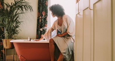 Kiderült, melyik ártalmatlannak tűnő fürdőszobai szokás okozhat akár rákot is