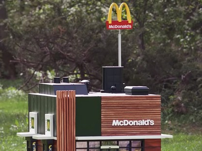 Íme a legkisebb McDonald`s a világon, de nem akárkinek építették