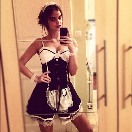 Palvin Barbi még egy zsákban is szexi lenne