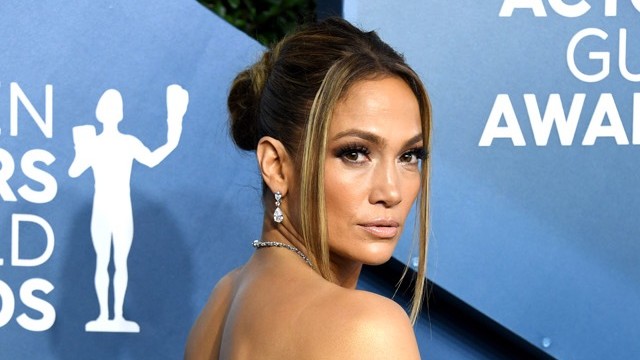 A 90-es évek imádott frizurája visszatért és így viseld most