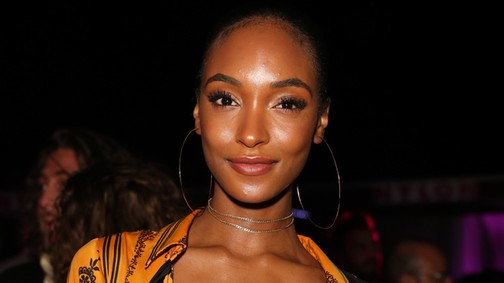 A bombatestű modell megtalálta a tökéletes fesztiválszettet